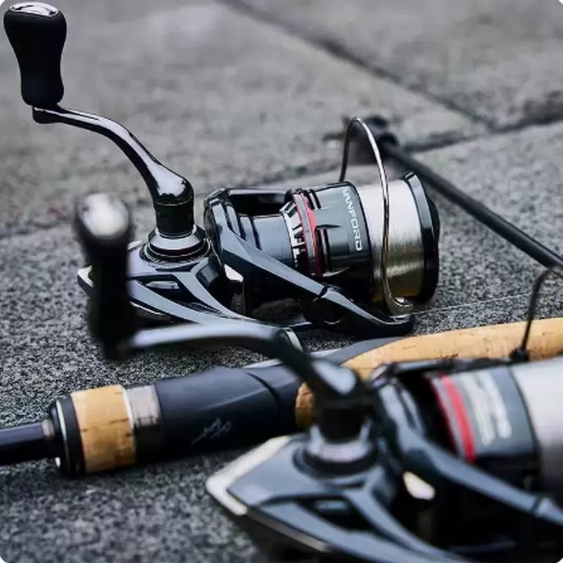 Carrete de Pesca Giratorio SHI - Daiwa Reel Fuego reseña y precio